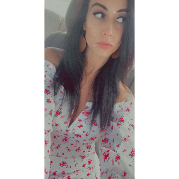 1960’s v cut floral off the shoulder dress - Picture 5 of 8